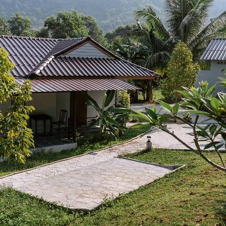 Surfer'S Village Khao Lak Eksteriør bilde