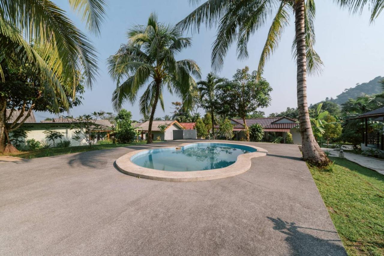 Surfer'S Village Khao Lak Eksteriør bilde