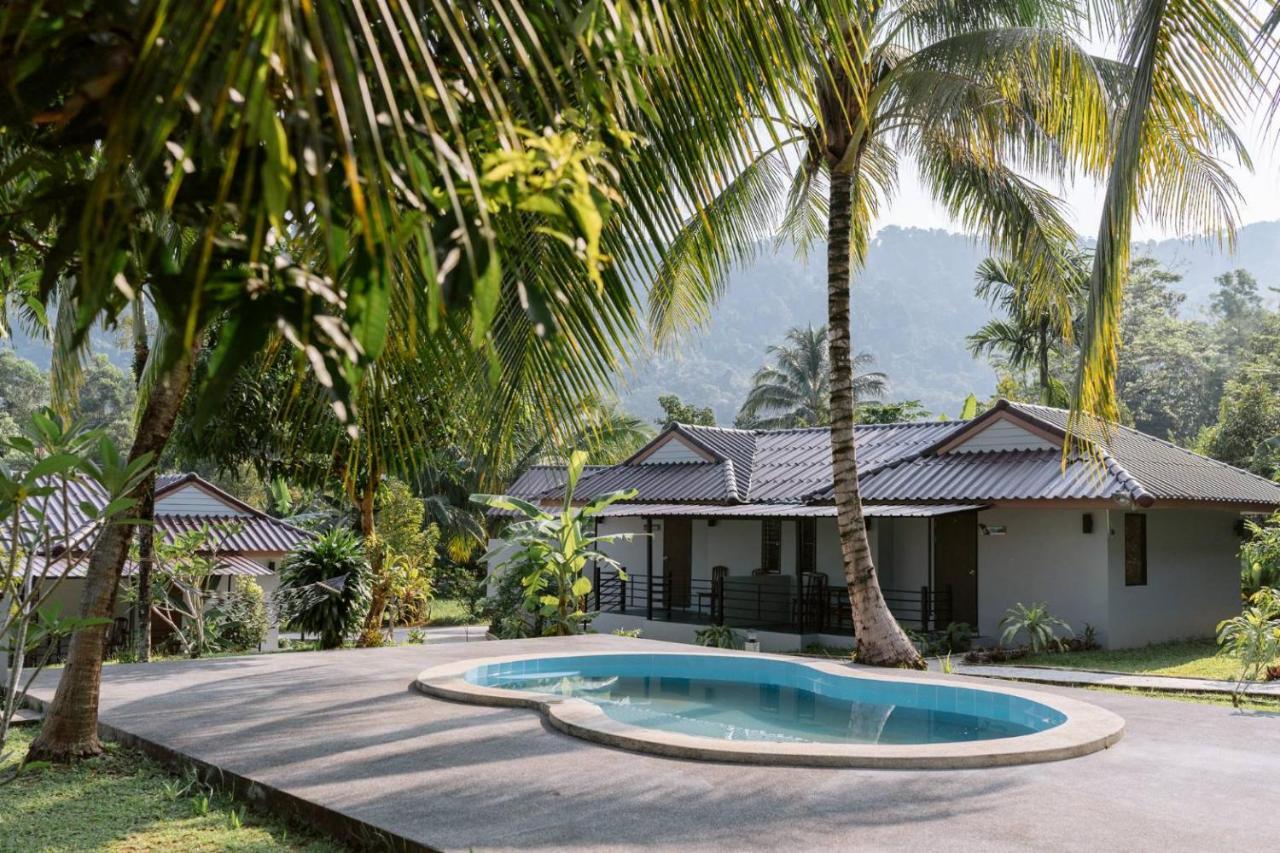 Surfer'S Village Khao Lak Eksteriør bilde